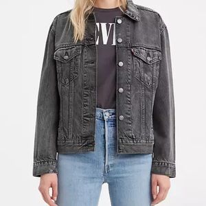 Levi’s EX-Boyfriend Trucker Jacket Size M